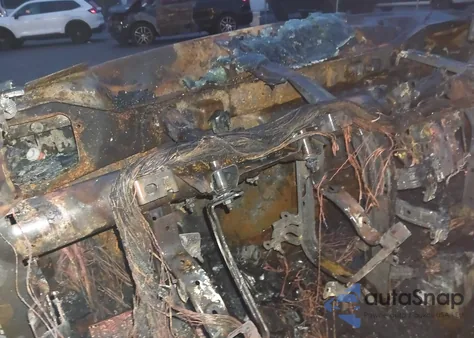 2019 Ram 1500 Laramie 4X4 5'7 Box z USA, uszkodzony, nr VIN 1C6SRFJT4KN786781